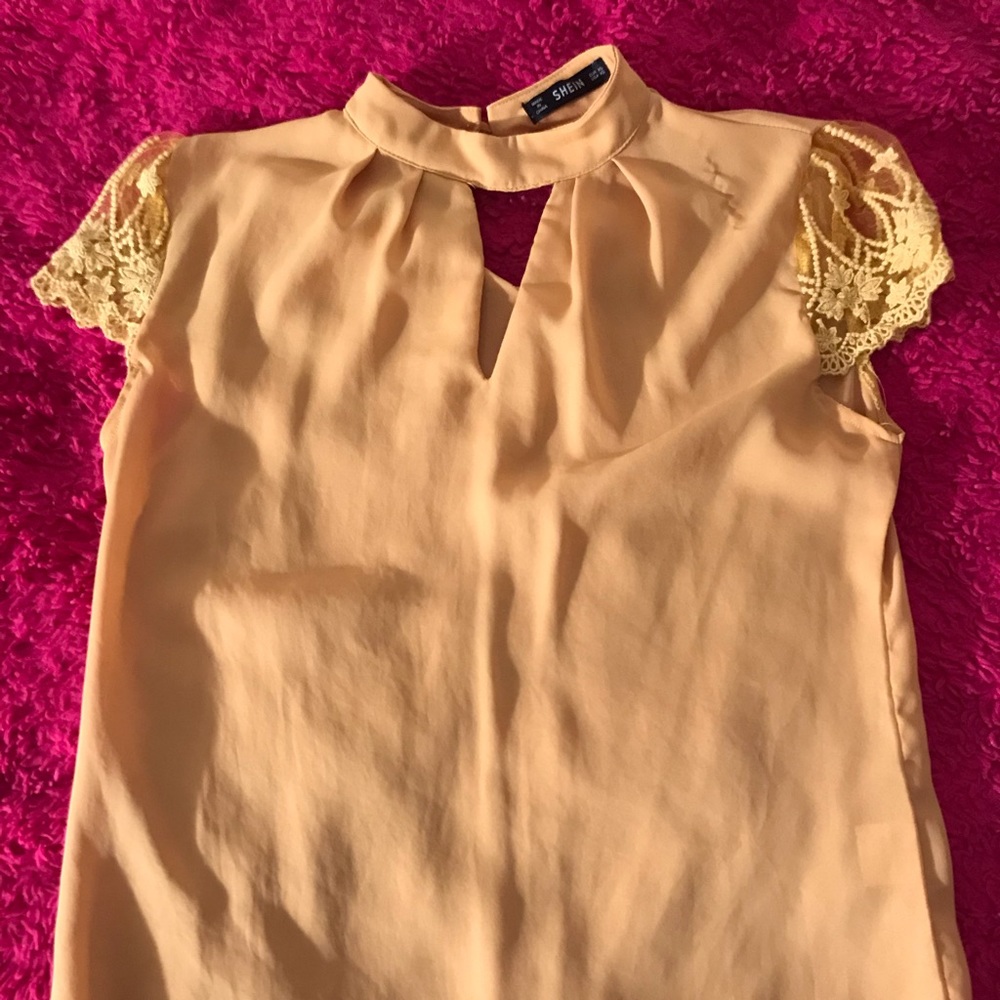 3/$8 NWOT 💛Brand new SHEIN blouse💛